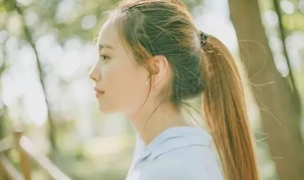 作为一个女生，你觉得是体态重要，还是五官重要？